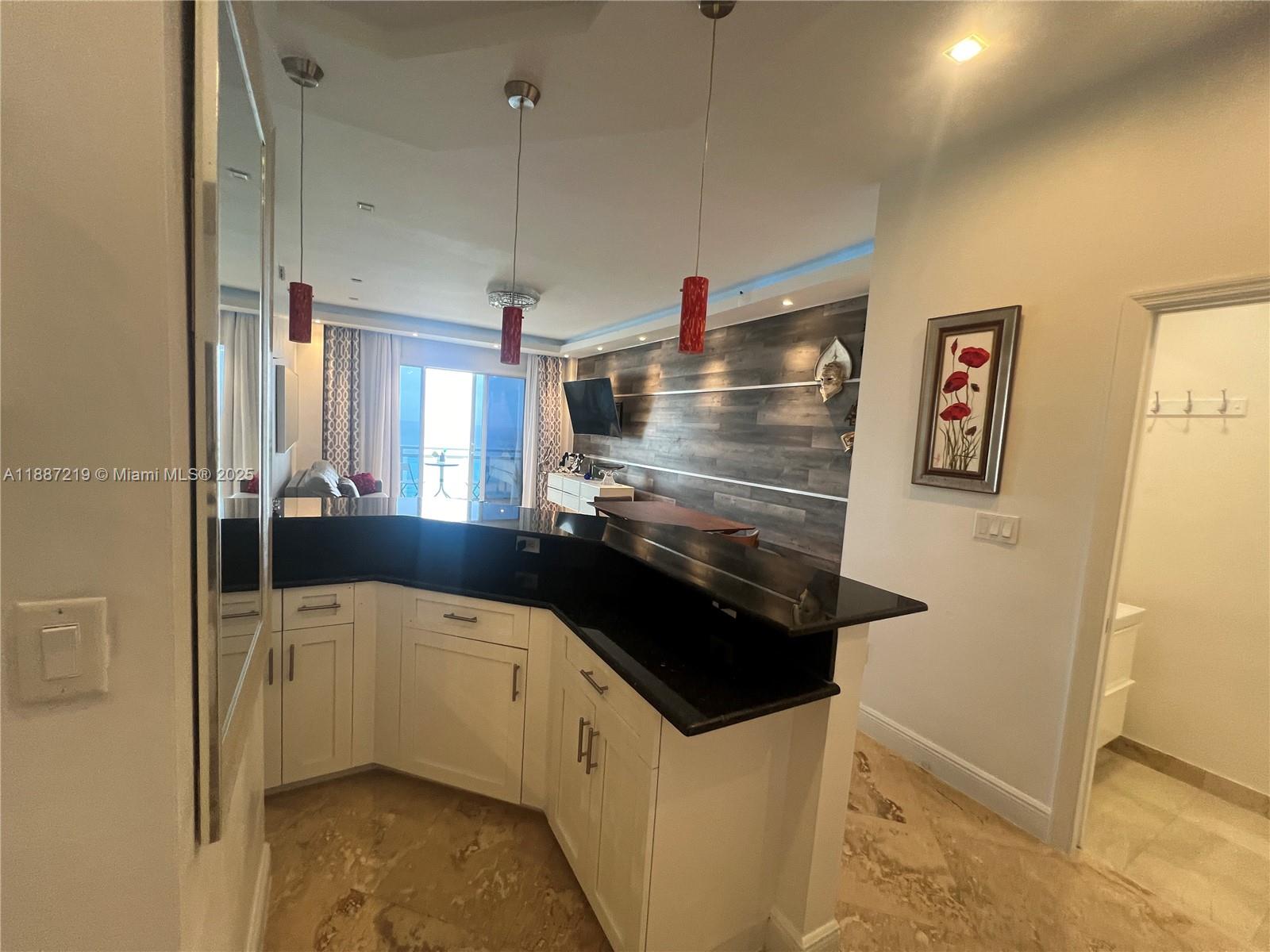 THE COLLINS CONDO - Residential Lease