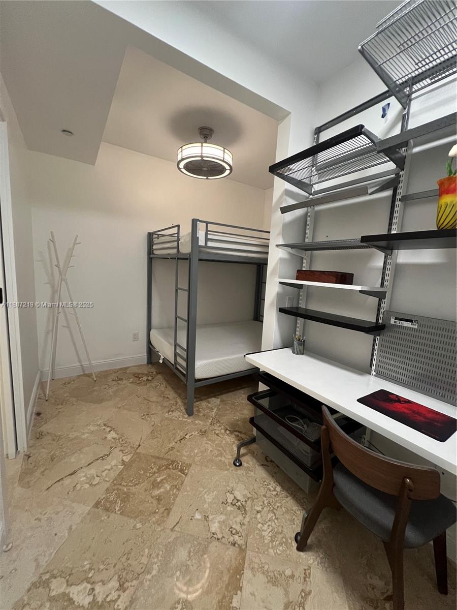 THE COLLINS CONDO - Residential Lease