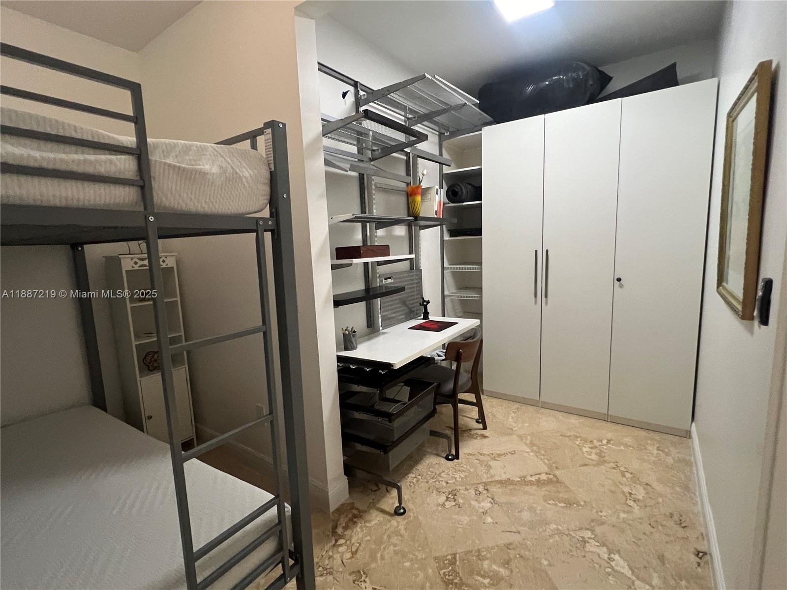 THE COLLINS CONDO - Residential Lease