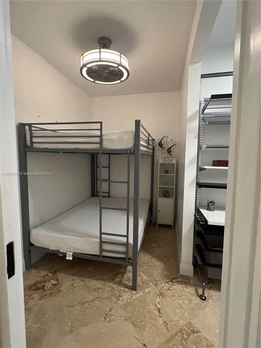THE COLLINS CONDO - Residential Lease