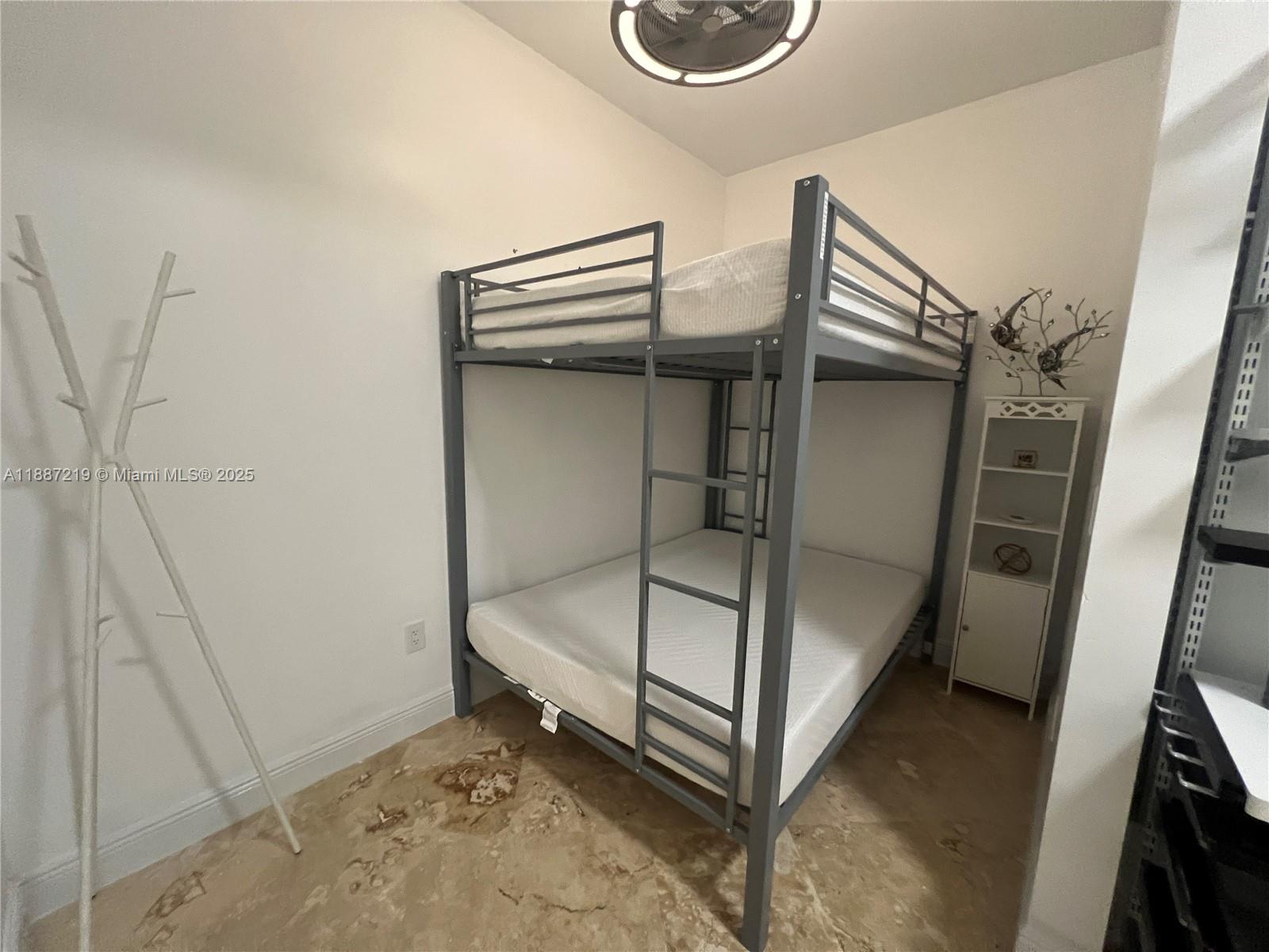 THE COLLINS CONDO - Residential Lease