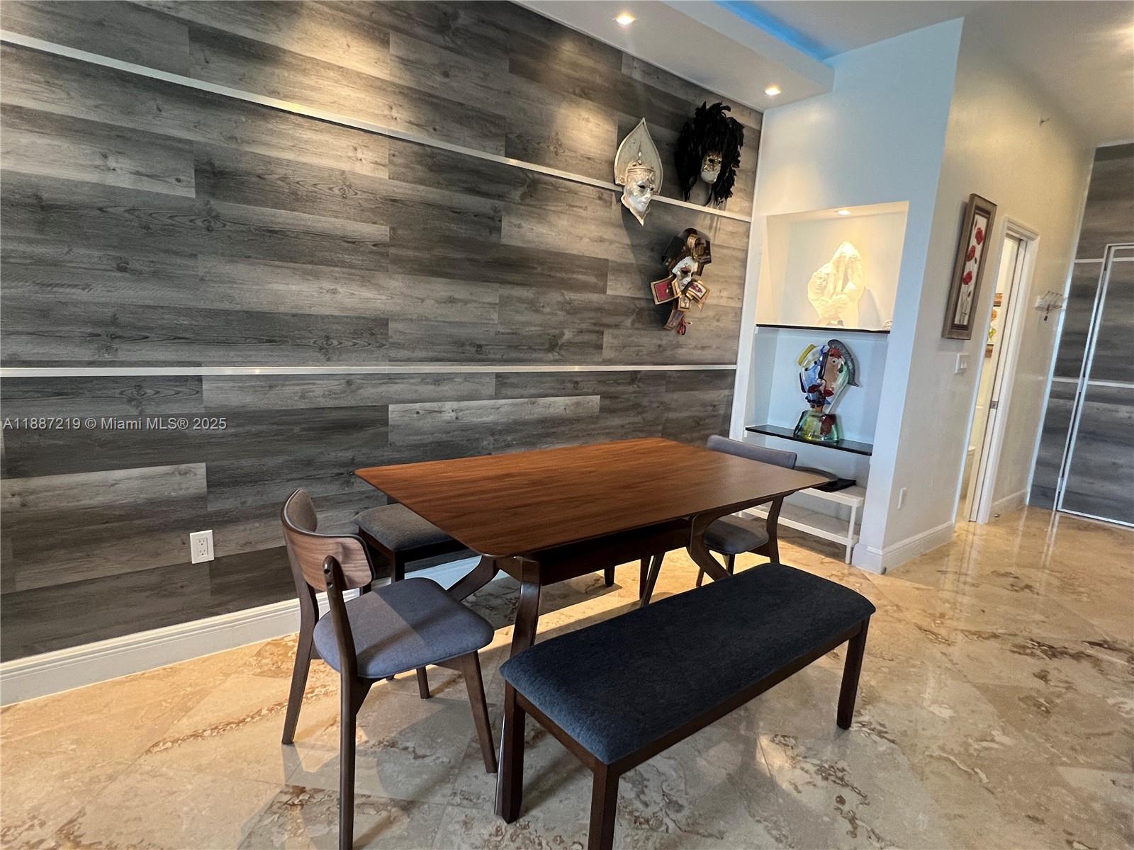 THE COLLINS CONDO - Residential Lease