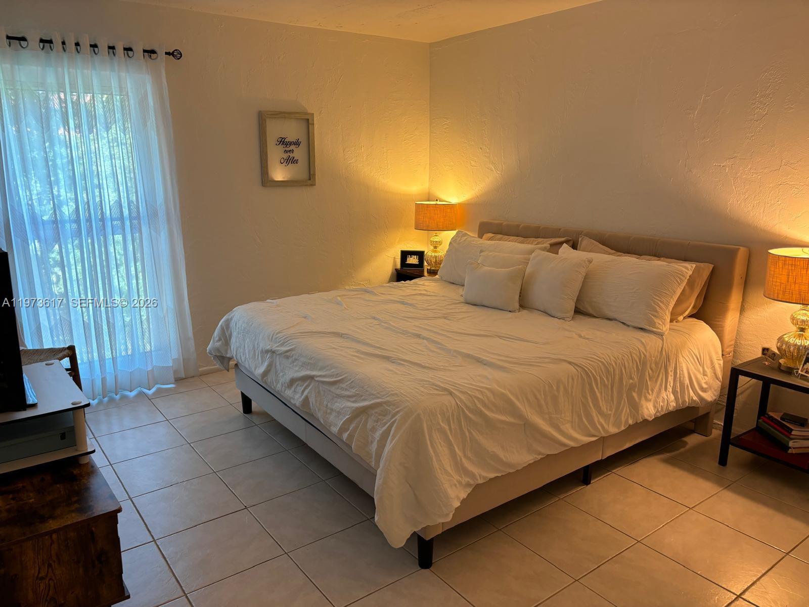 DADELAND GROVE CONDO - Residential