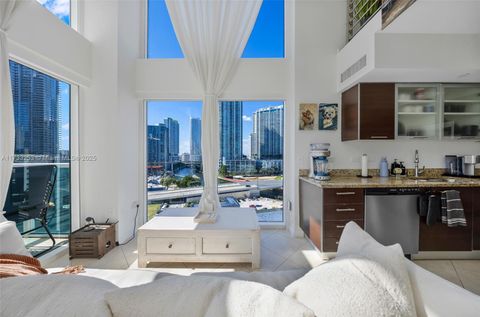 41 SE 5th St 816 Miami FL 33131