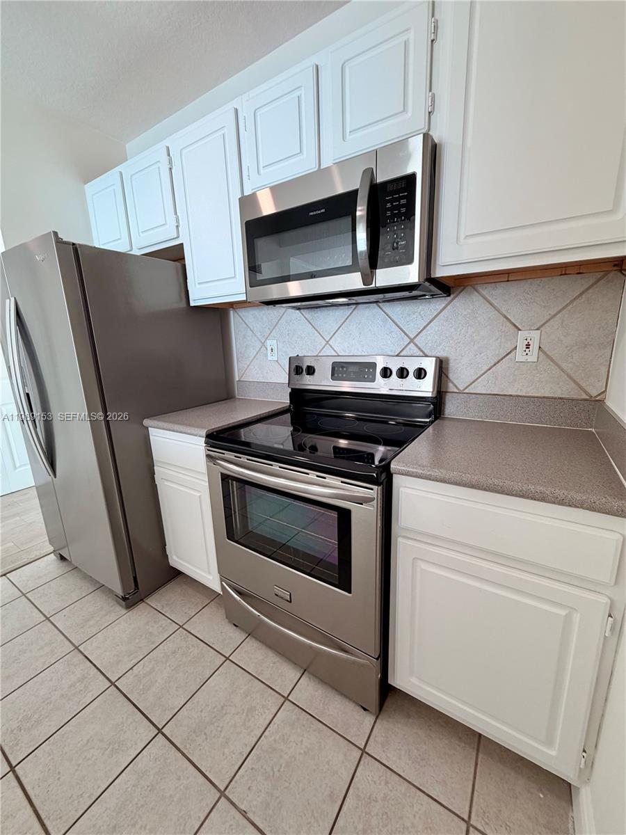 DA VINCI ON DOUGLAS CONDO - Residential Lease