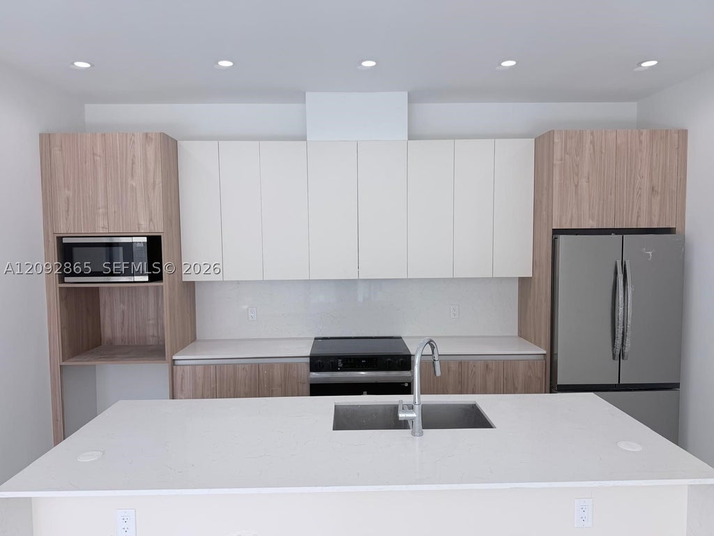 Photo of Fort Lauderdale, FL 33315 (MLS # A12092865)