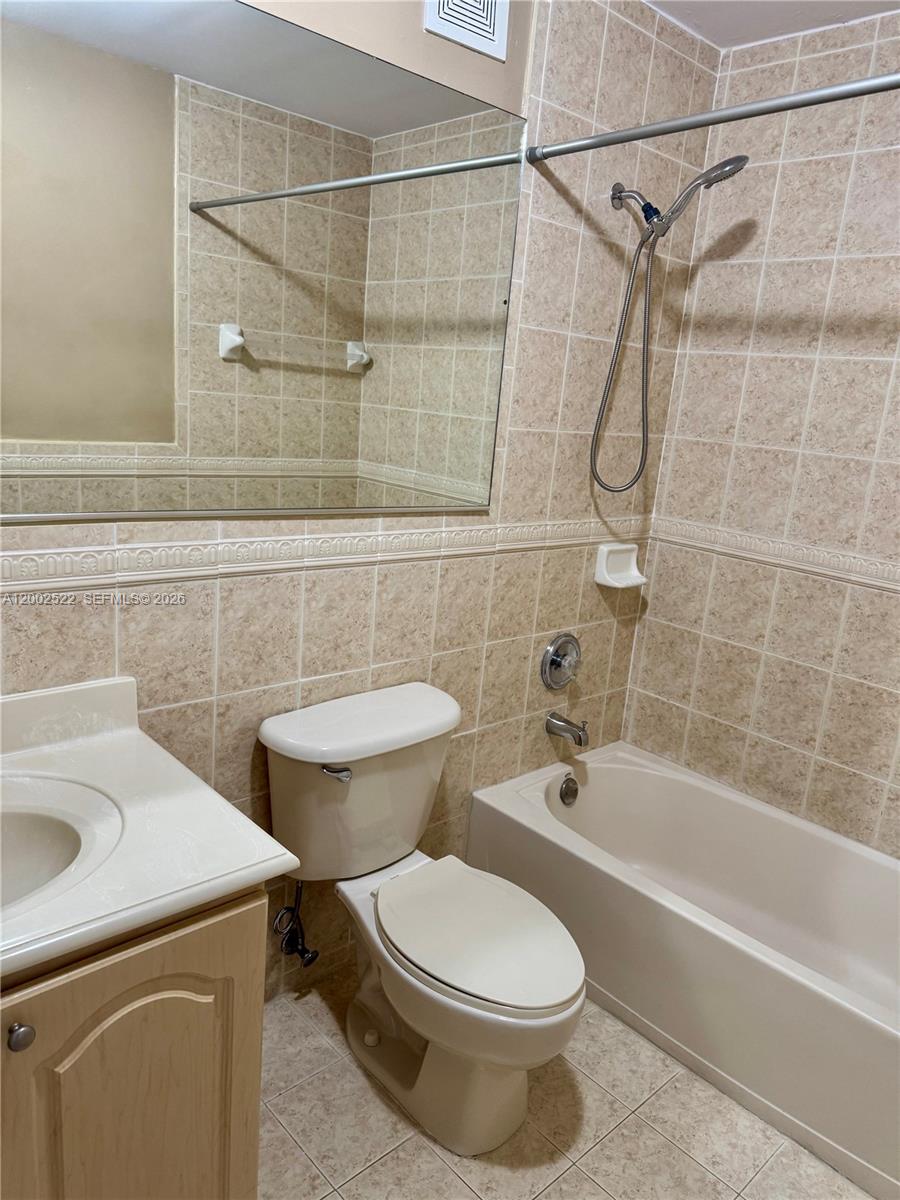 CRISTAL VILLAS CONDO - Residential Lease