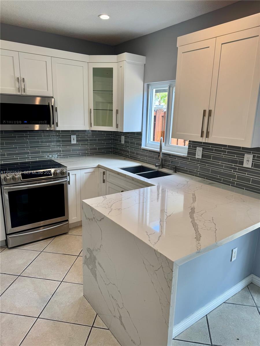 CRISTAL VILLAS CONDO - Residential Lease