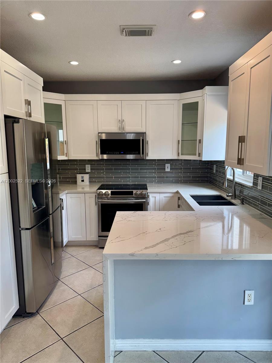 CRISTAL VILLAS CONDO - Residential Lease