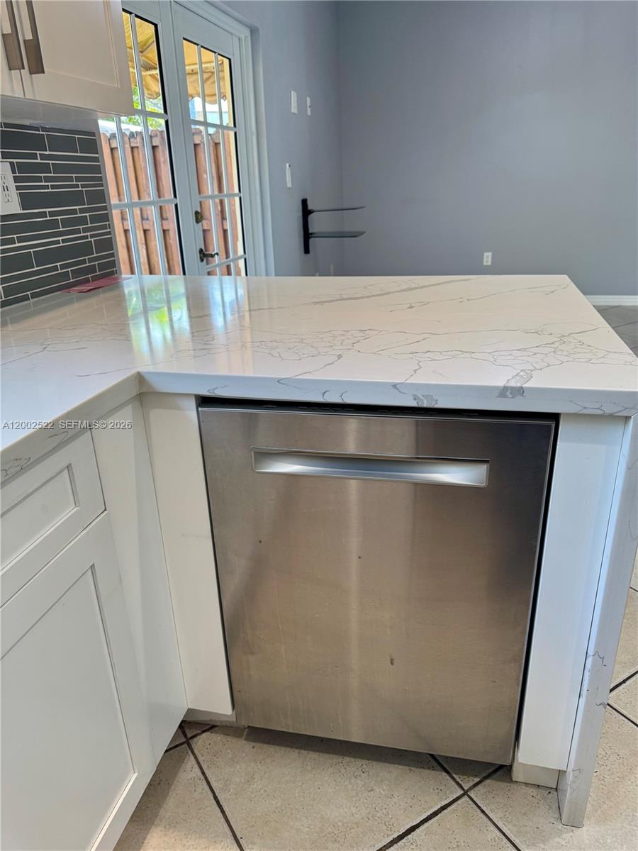 CRISTAL VILLAS CONDO - Residential Lease