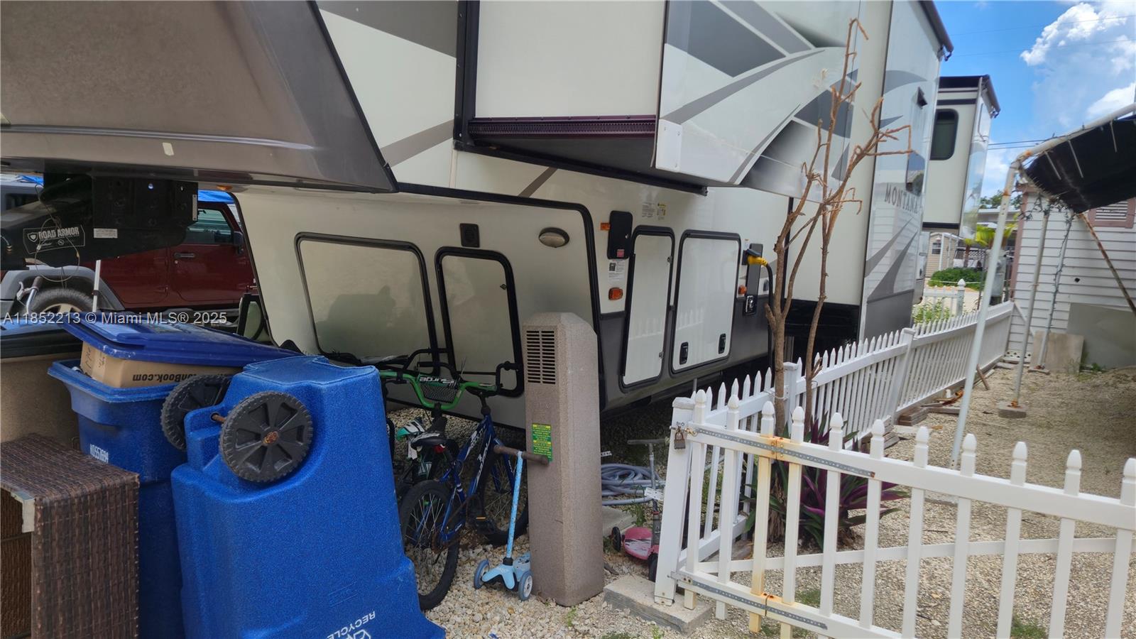 CALUSA CAMPGROUND - Land