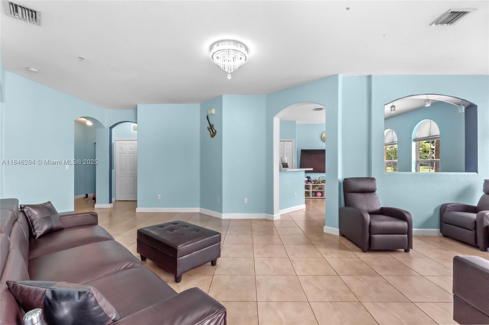 10242 NW 7th St 102