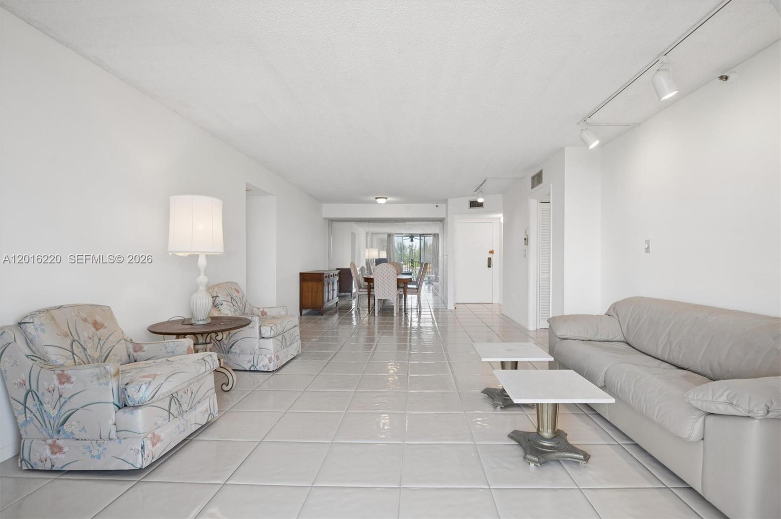 Chantilly Condo - Residential