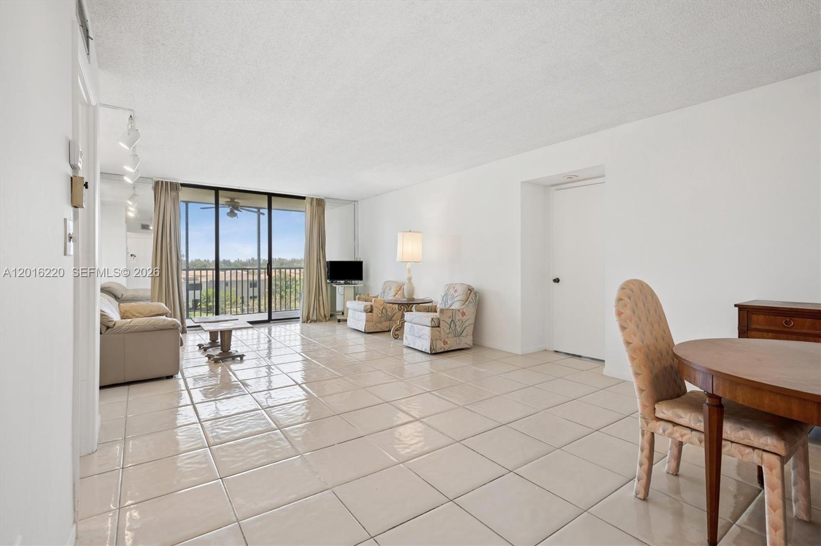 Chantilly Condo - Residential