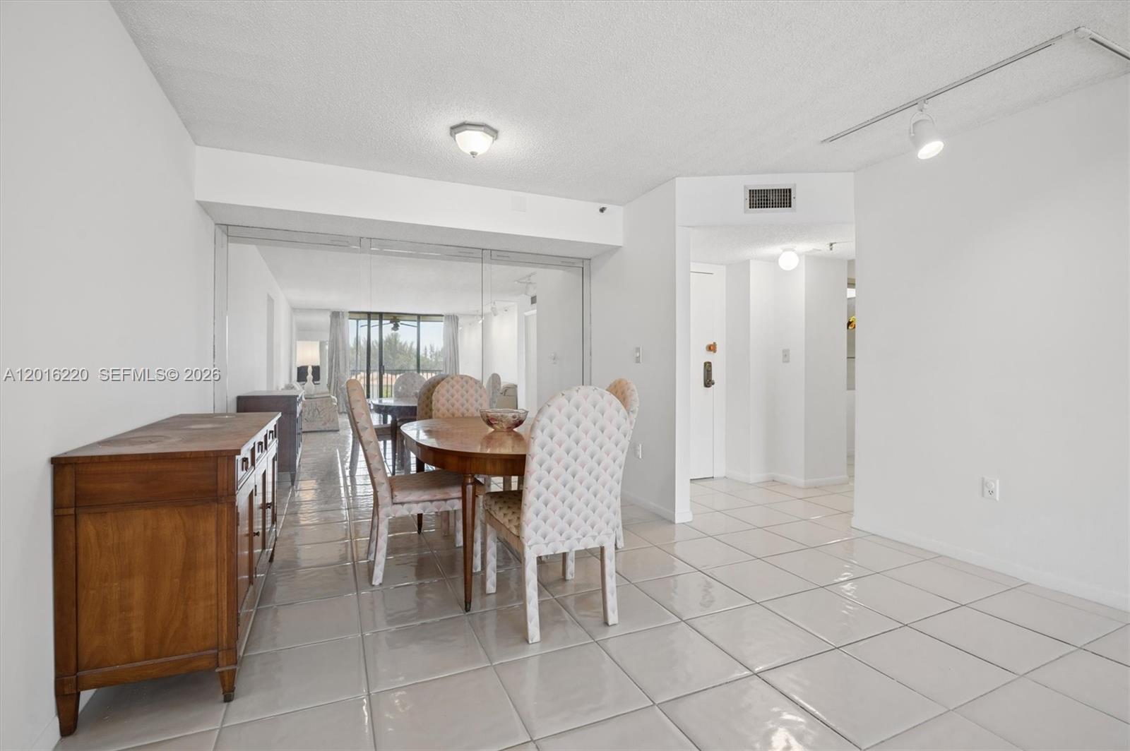 Chantilly Condo - Residential