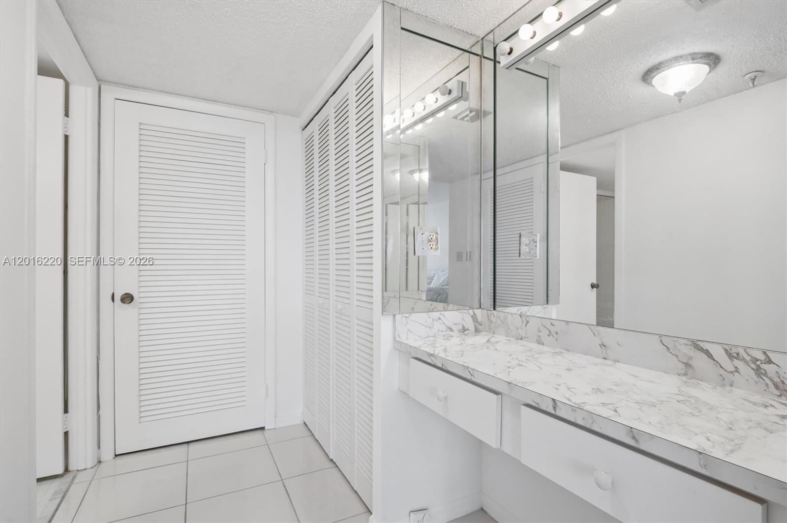 Chantilly Condo - Residential