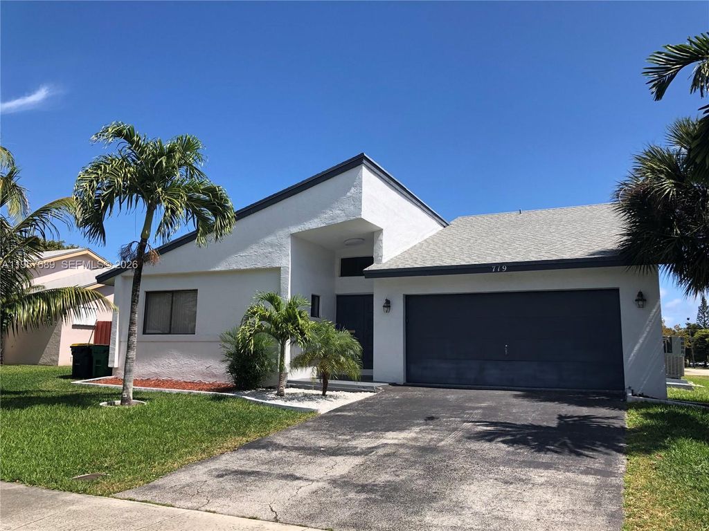 Photo of 719 SE 3rd Ave #719, Dania Beach, FL 33004 (MLS # A11957689)
