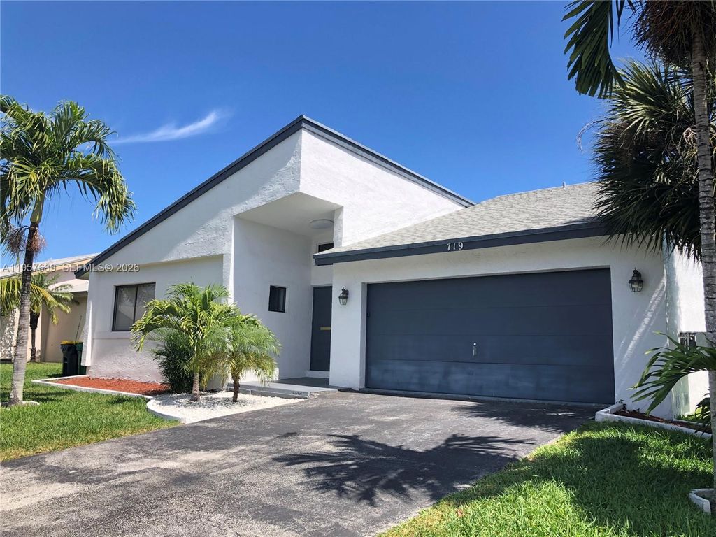Photo of 719 SE 3rd Ave #719, Dania Beach, FL 33004 (MLS # A11957689)