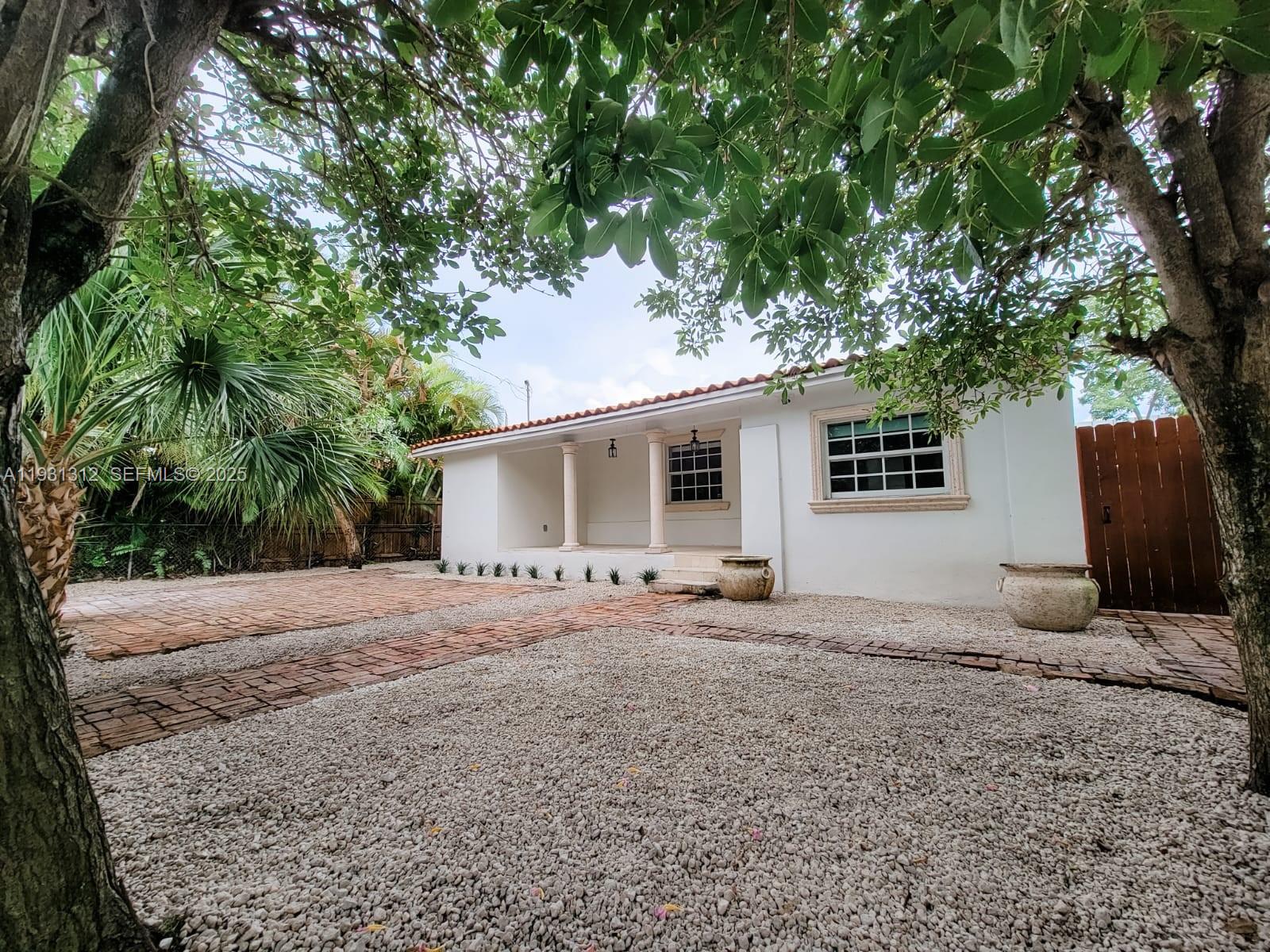 EAST SHENANDOAH - Residential