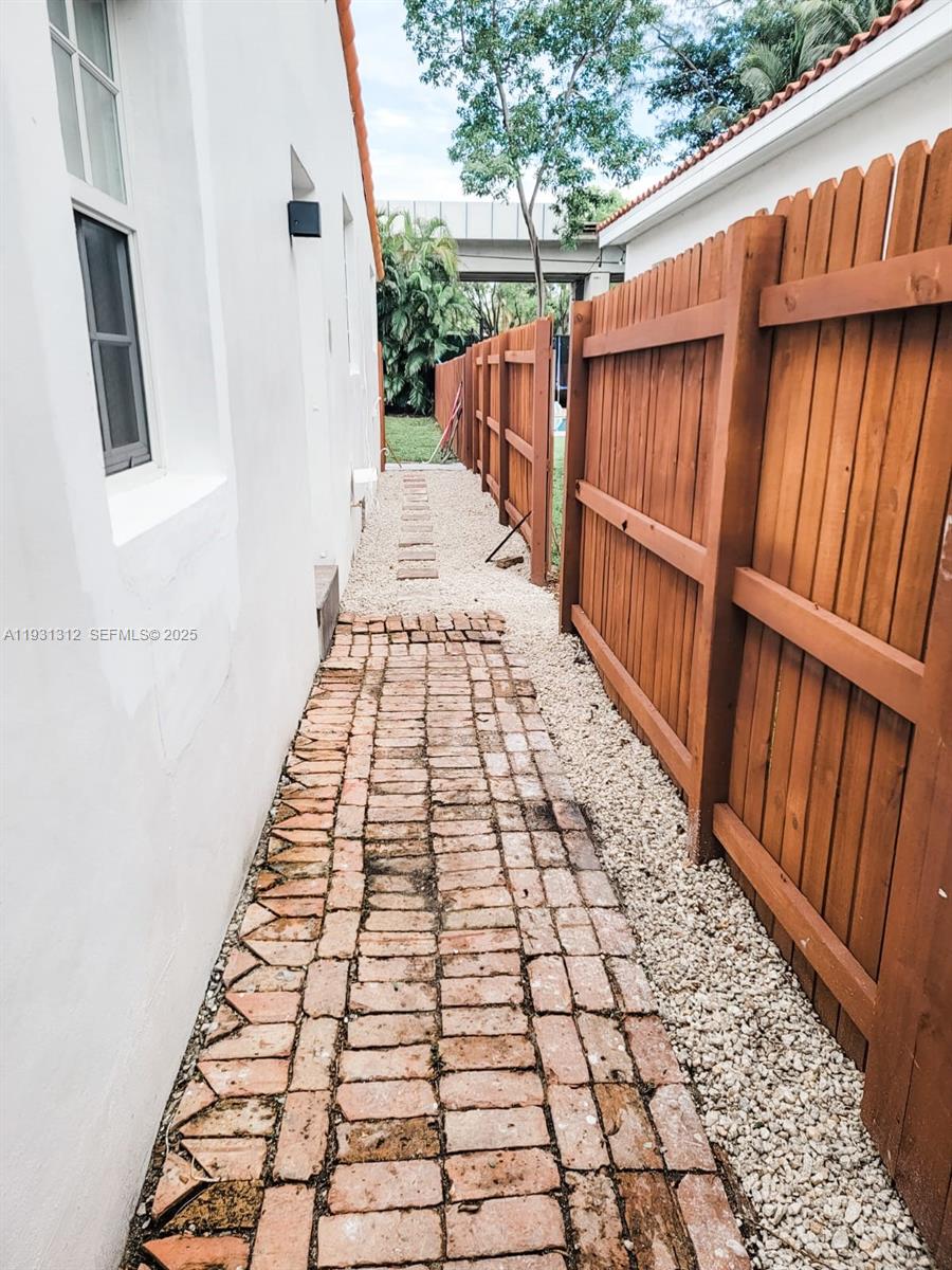 EAST SHENANDOAH - Residential