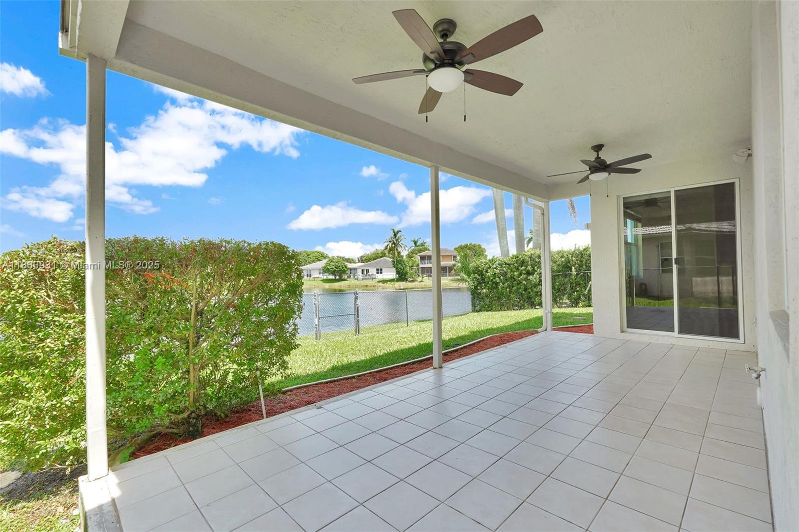 STIRLING PALM ESTATES - Residential