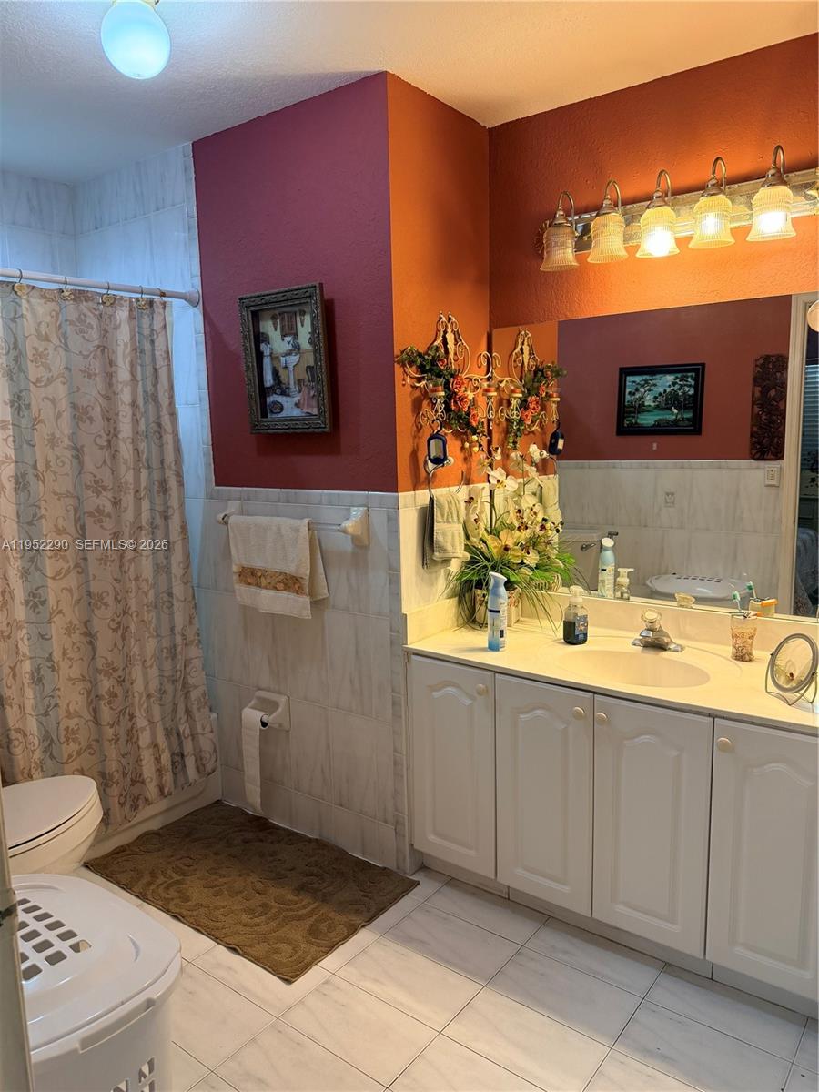 LES FONTAINES CONDO - Residential