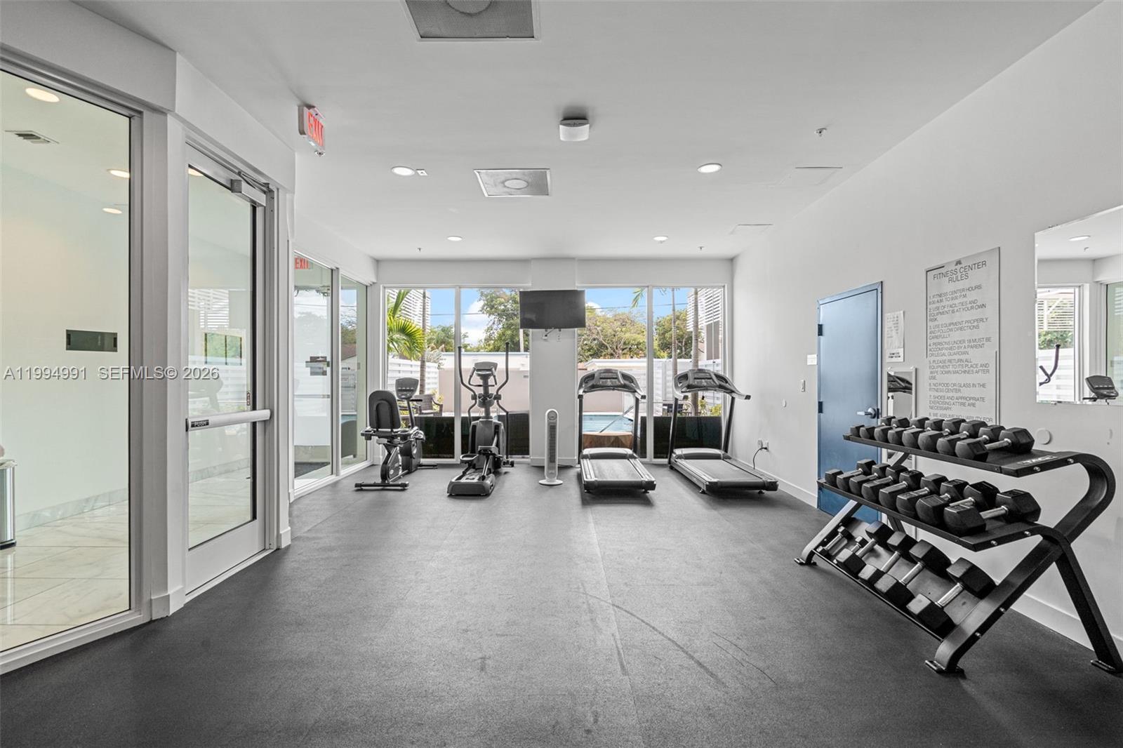 Hollywood 1-21 B - Residential