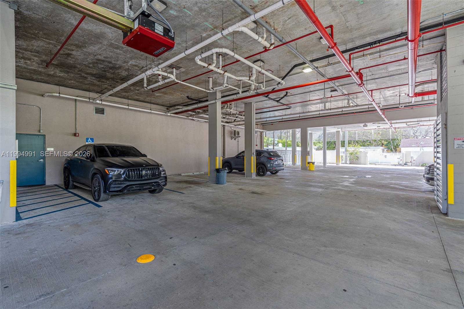 Hollywood 1-21 B - Residential