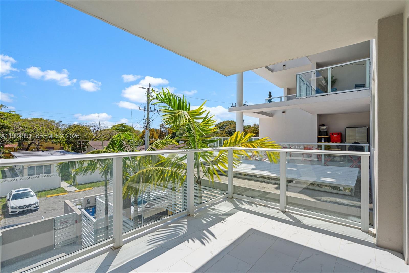 Hollywood 1-21 B - Residential