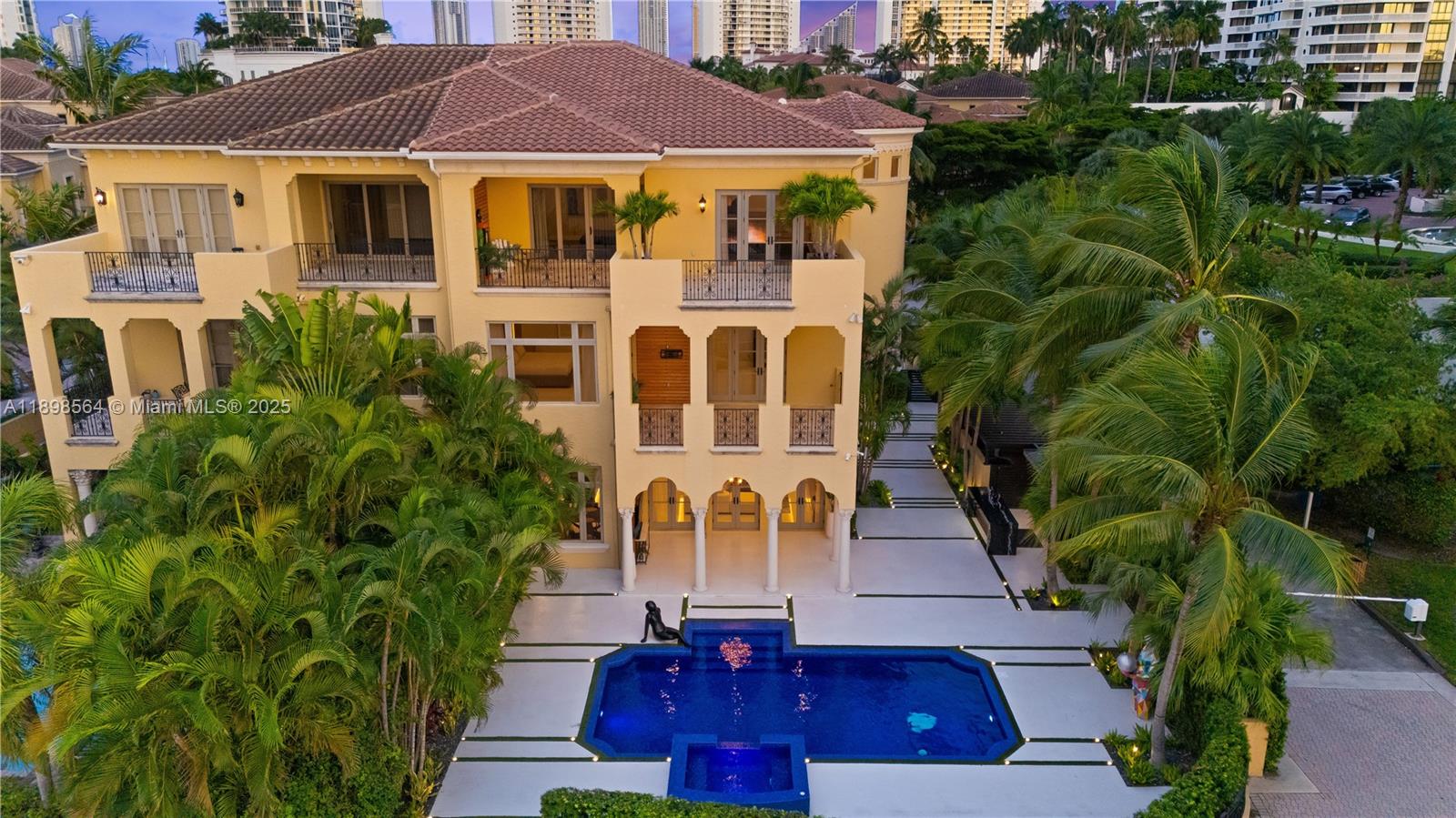 1530 Island Blvd