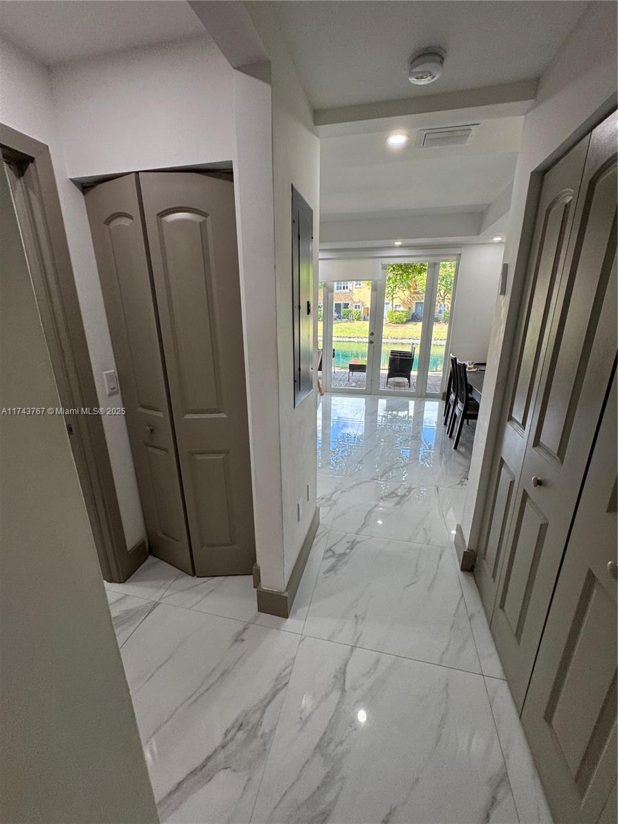 VILLAS AT HARBOR ISLES - Residential