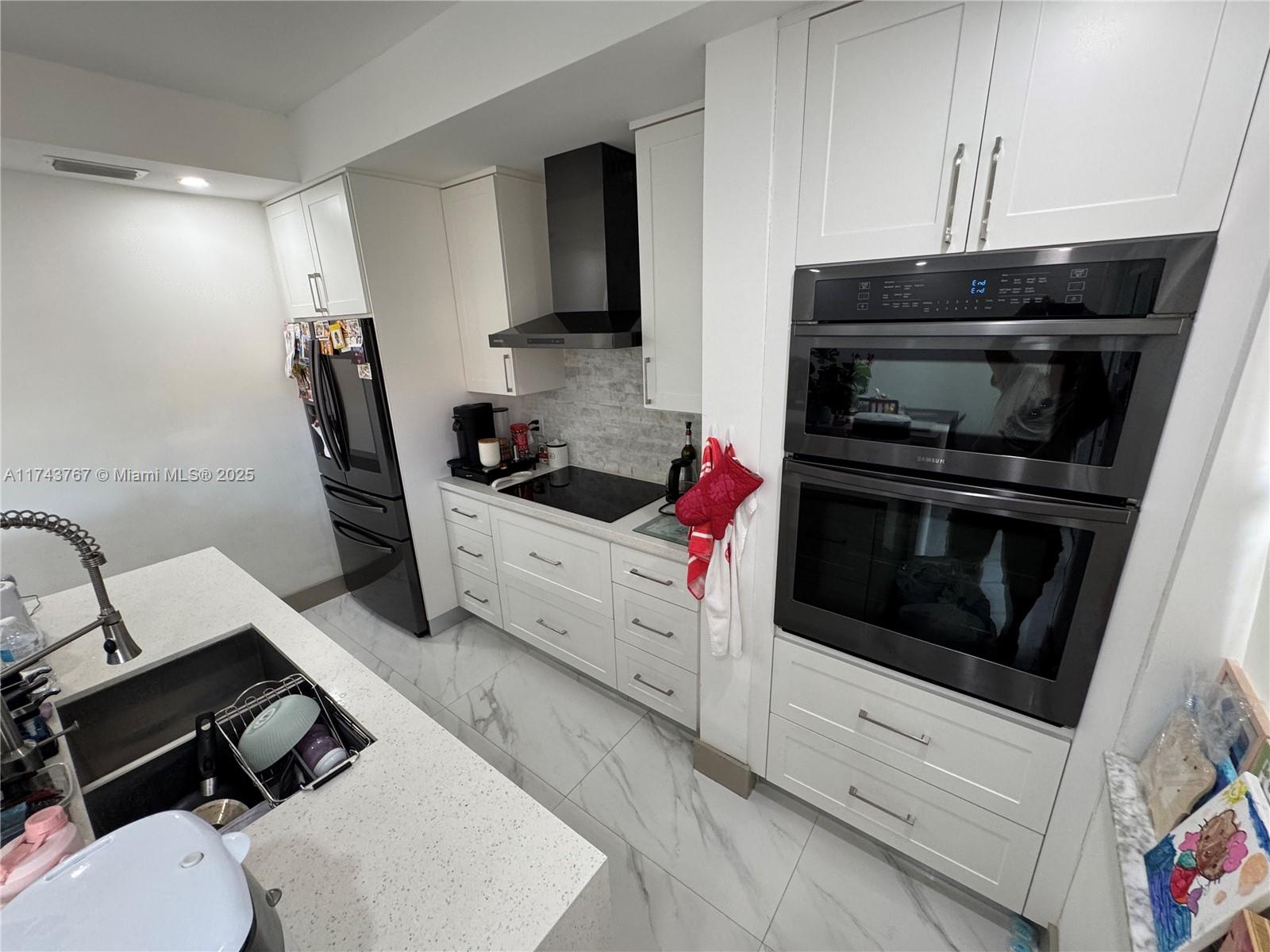 VILLAS AT HARBOR ISLES - Residential