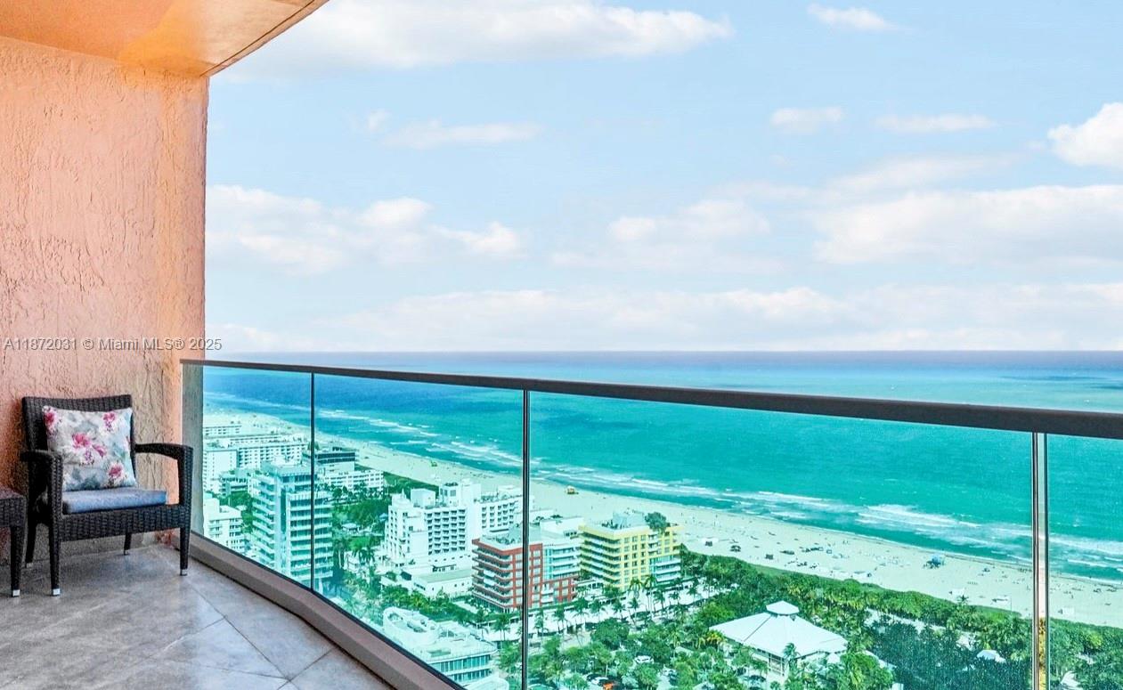 300 S Pointe Dr 3502