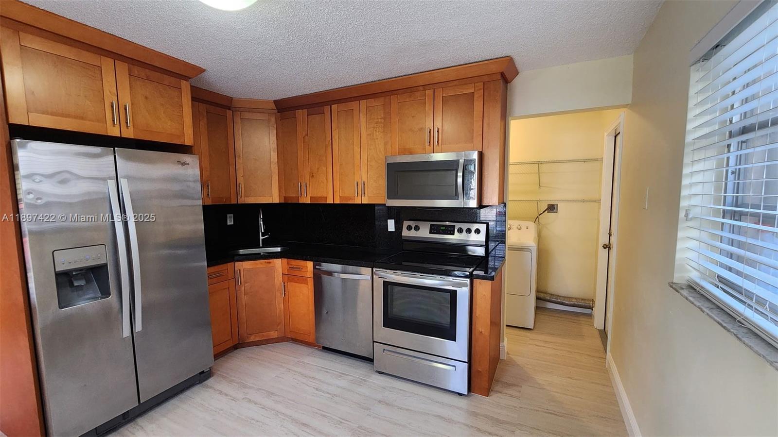 AMND PLAT OF MIAMI SUB UR - Residential Lease