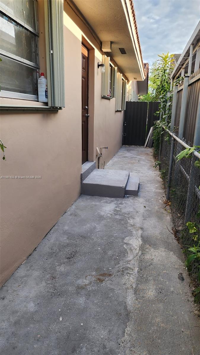 AMND PLAT OF MIAMI SUB UR - Residential Lease