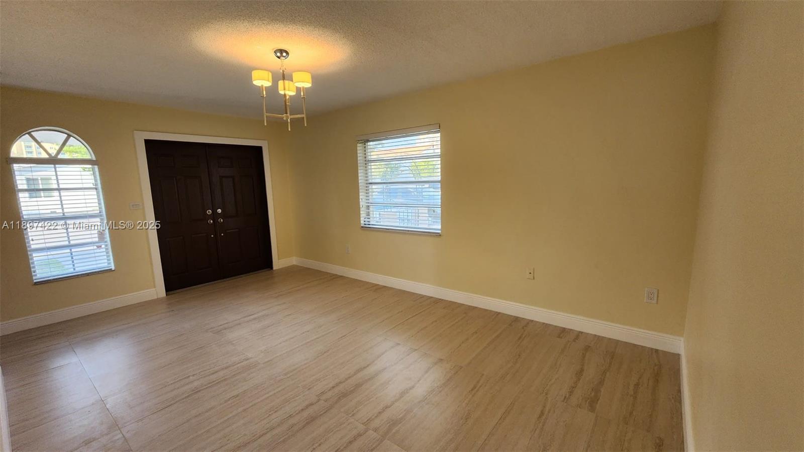 AMND PLAT OF MIAMI SUB UR - Residential Lease