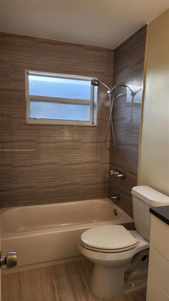 AMND PLAT OF MIAMI SUB UR - Residential Lease