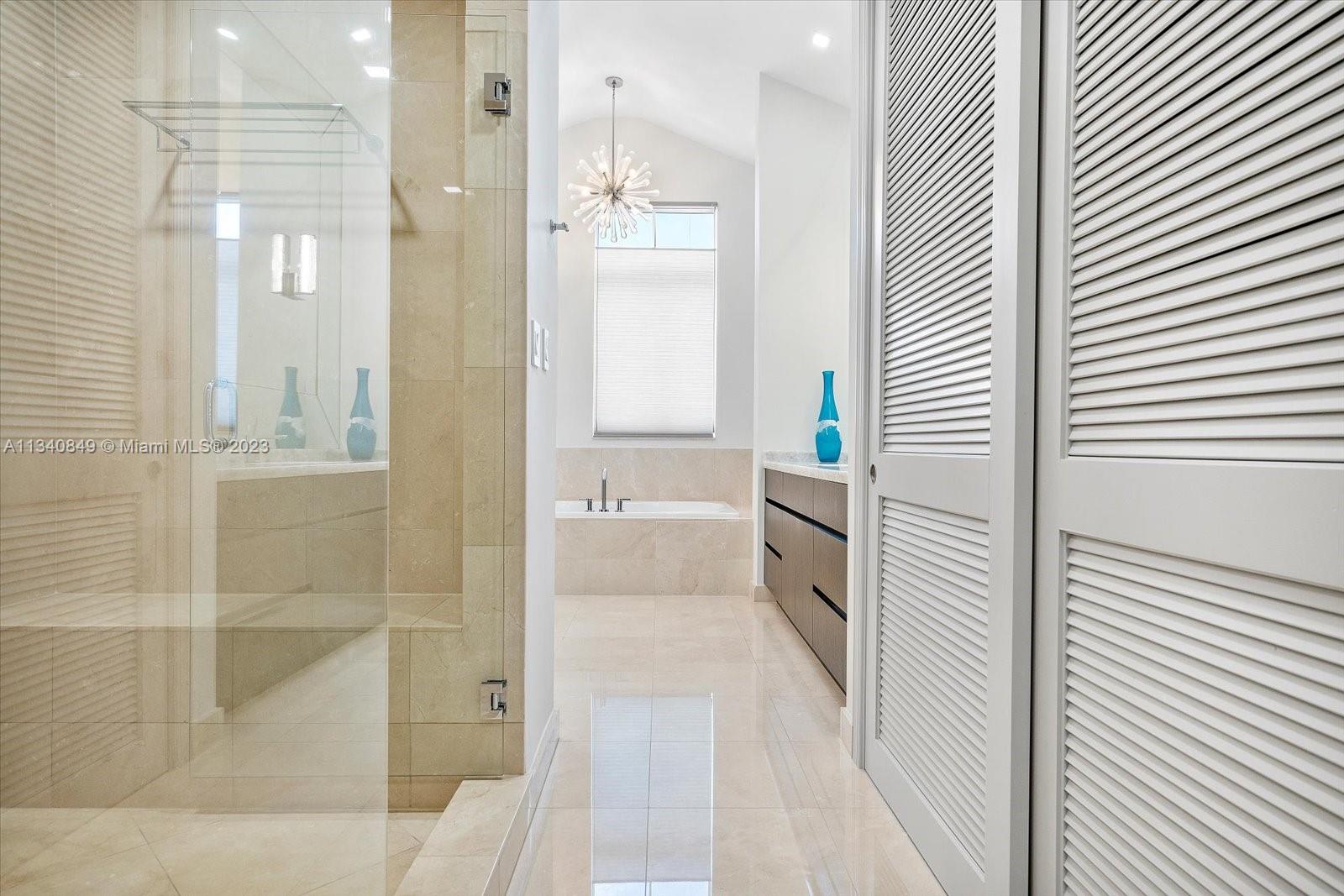 LANDINGS AT LAS OLAS - Residential