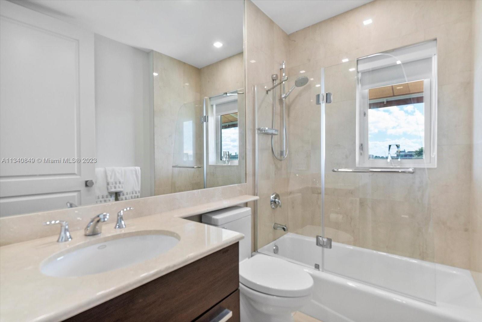 LANDINGS AT LAS OLAS - Residential