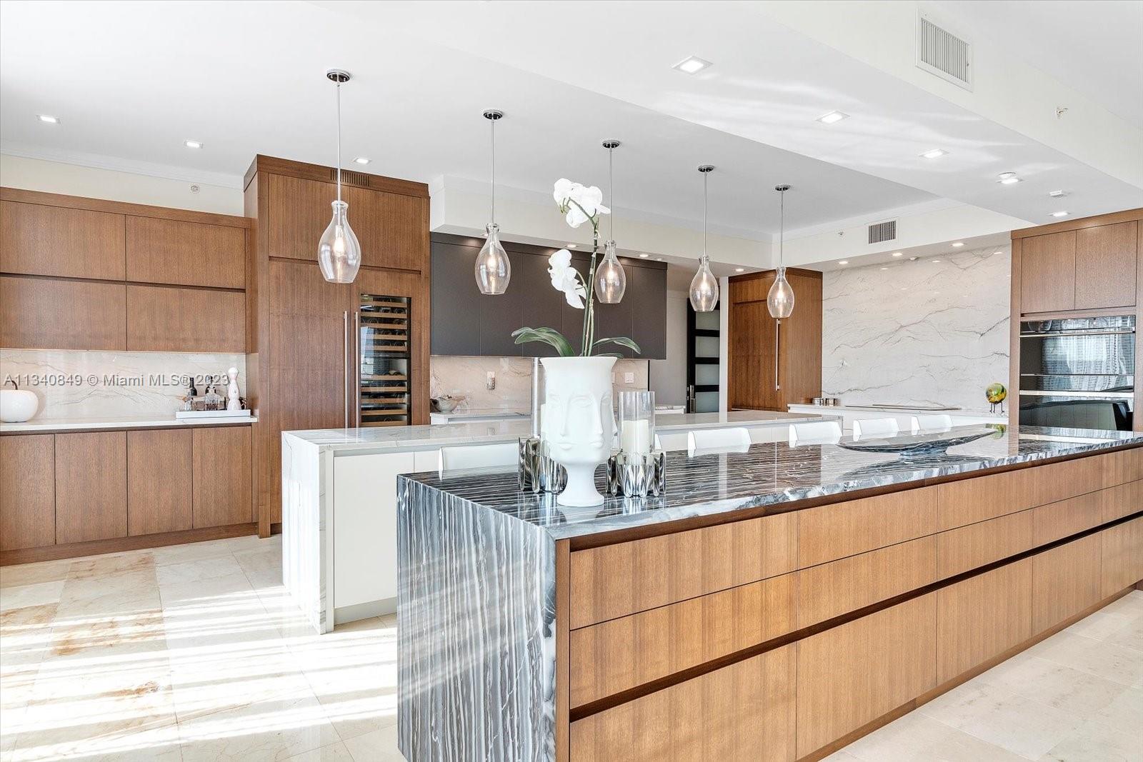 LANDINGS AT LAS OLAS - Residential