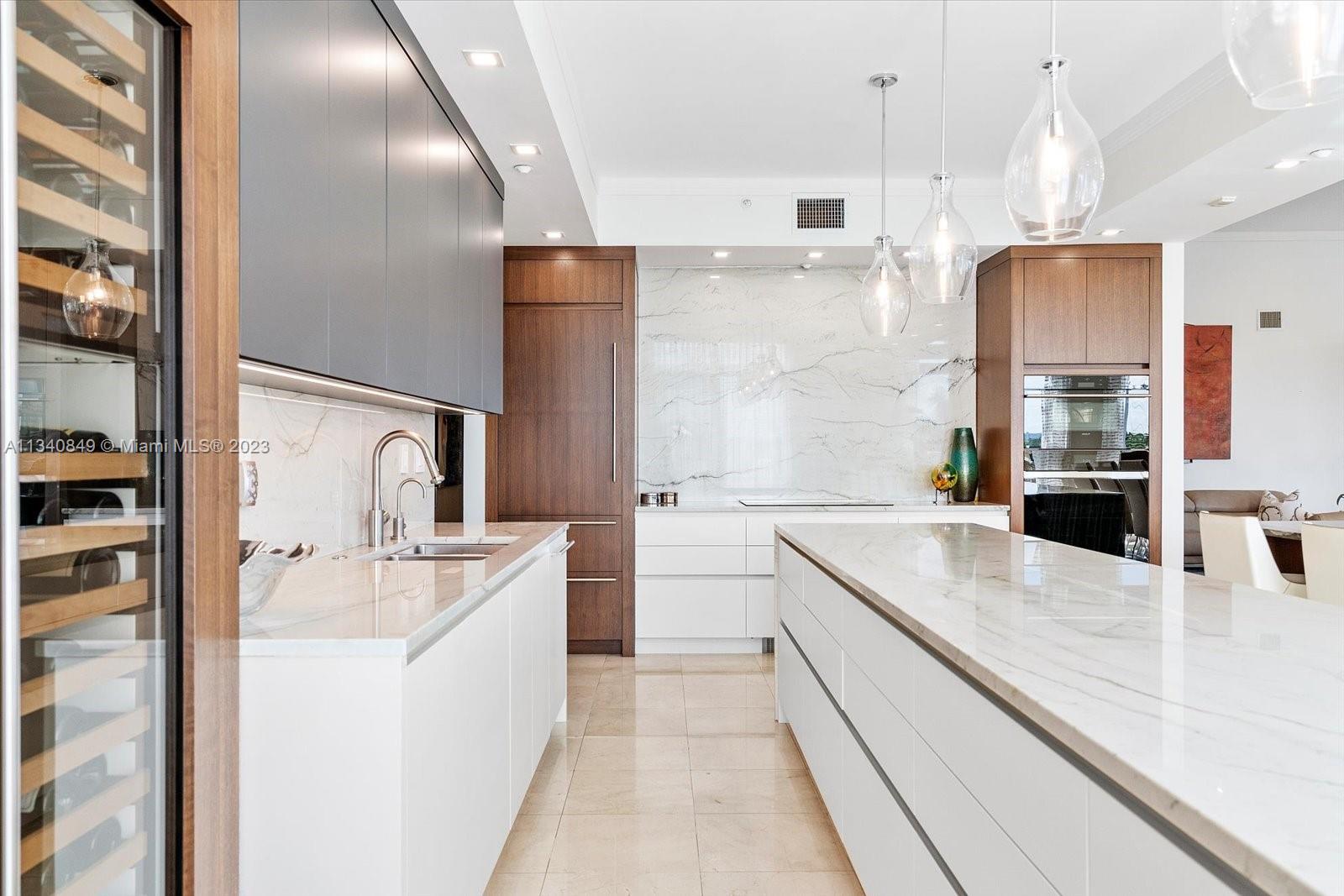 LANDINGS AT LAS OLAS - Residential