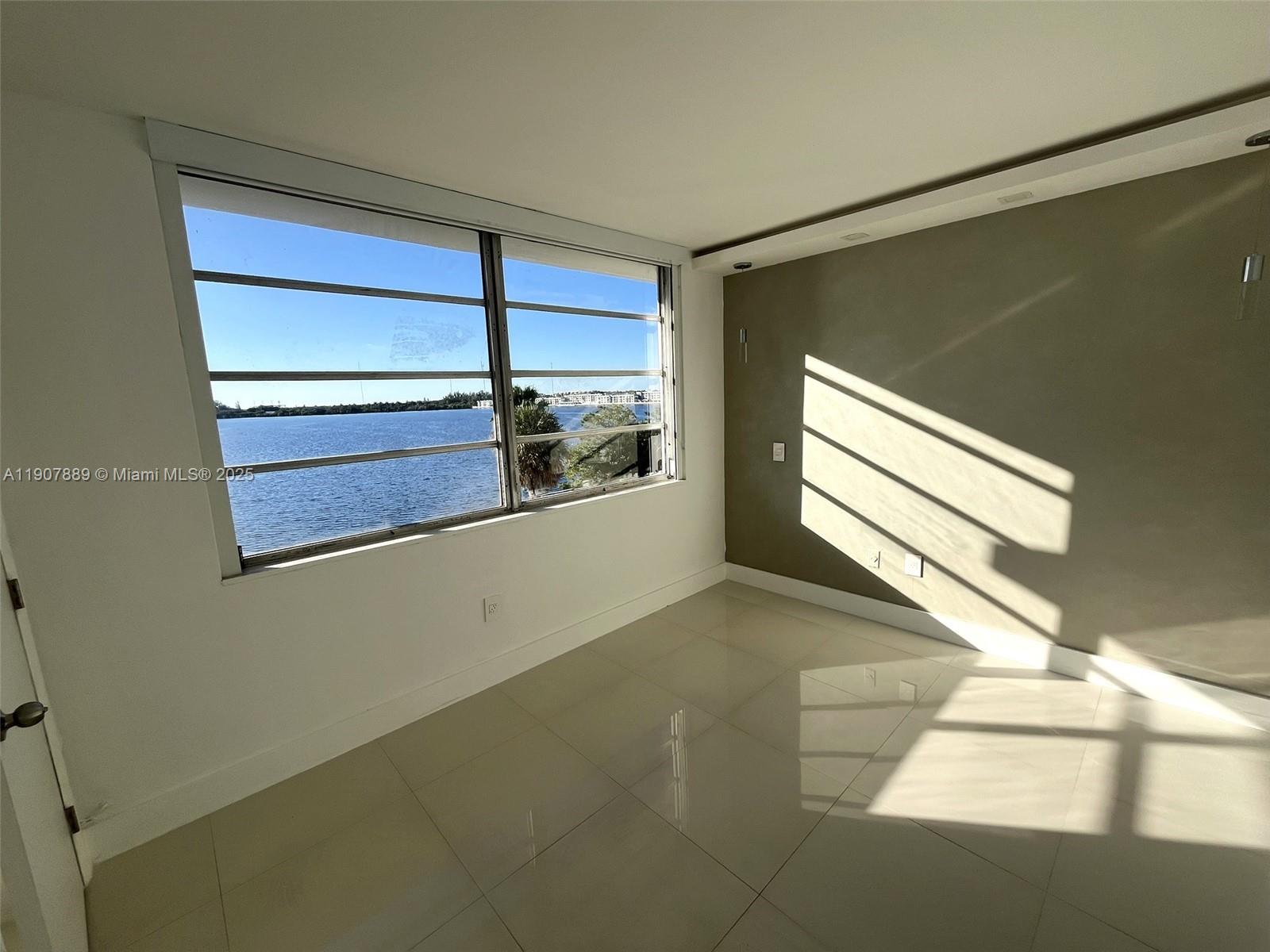 18601 NE 14th Ave 409