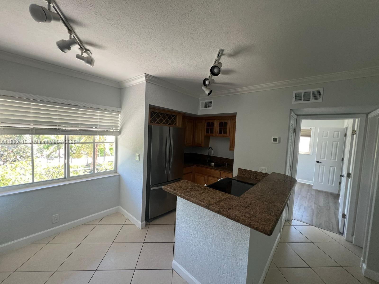 GULFSTREAM CONDO OF LAS O - Residential Lease