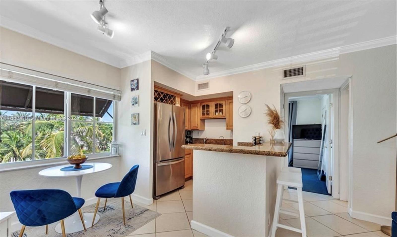 GULFSTREAM CONDO OF LAS O - Residential Lease