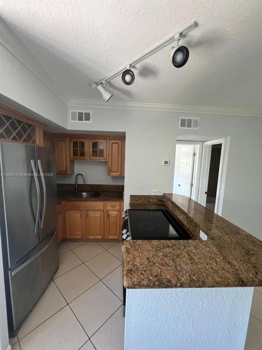 GULFSTREAM CONDO OF LAS O - Residential Lease