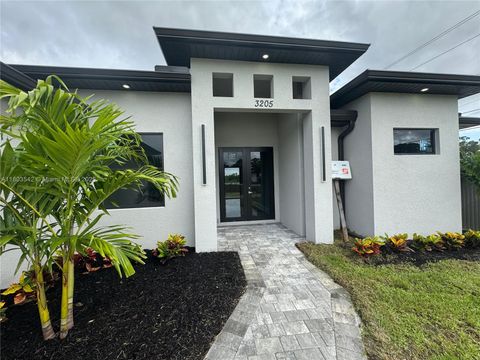 3205 Andalucia Boulevard Cape Coral FL 33909