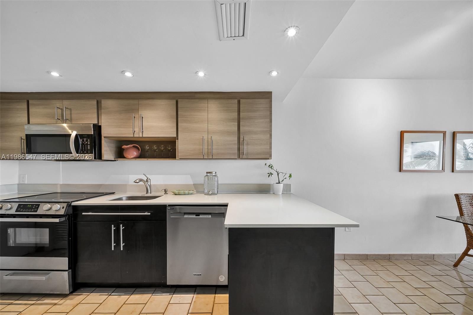 Crandon Tower Condo - Residential Lease