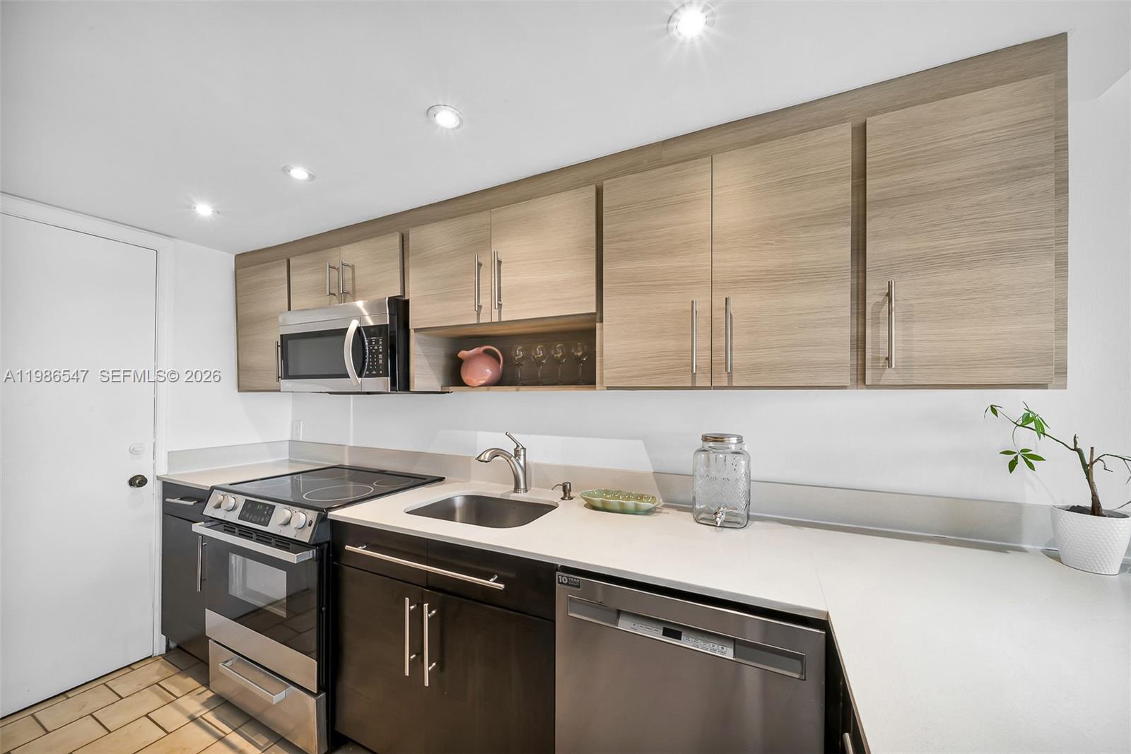 Crandon Tower Condo - Residential Lease