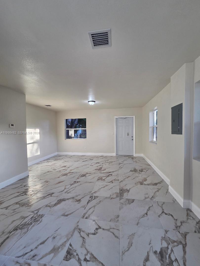 BUENA VISTA HEIGHTS EXTEN - Residential Lease