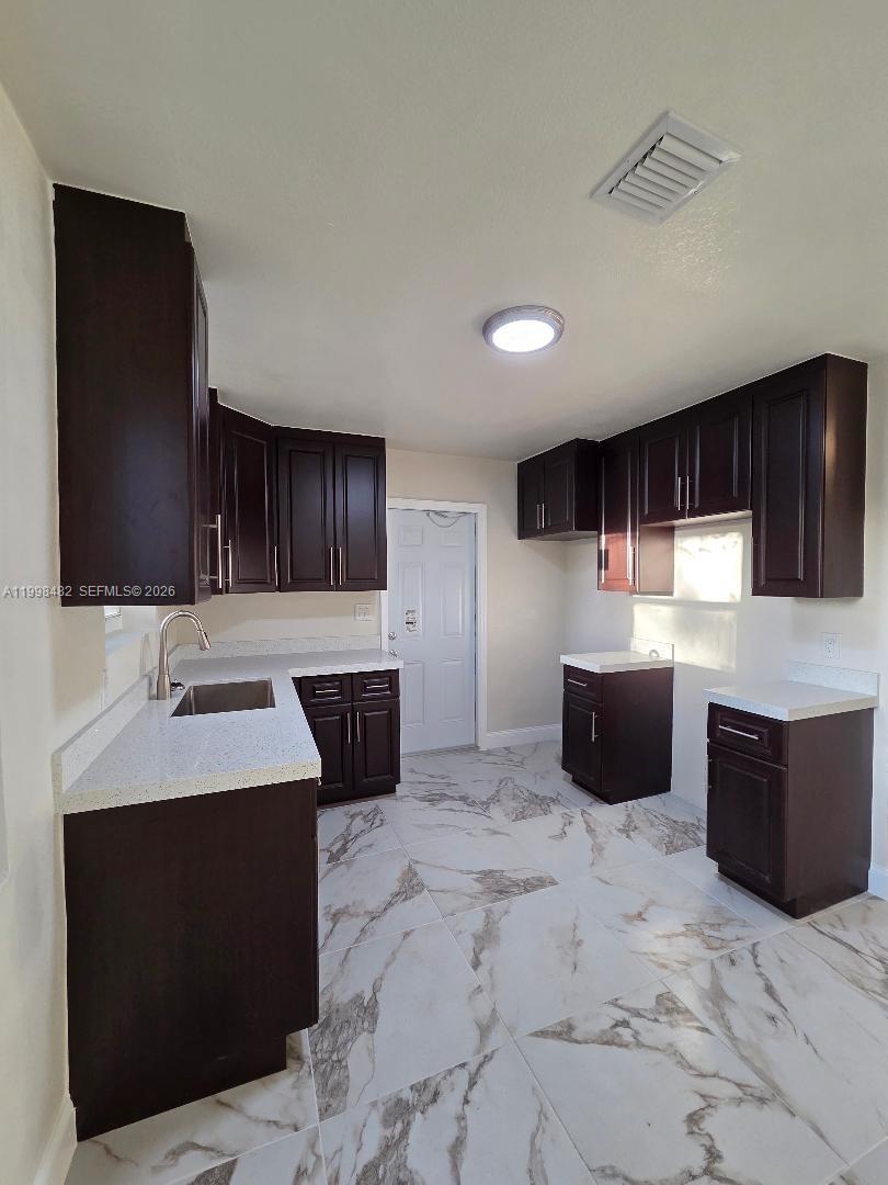 BUENA VISTA HEIGHTS EXTEN - Residential Lease